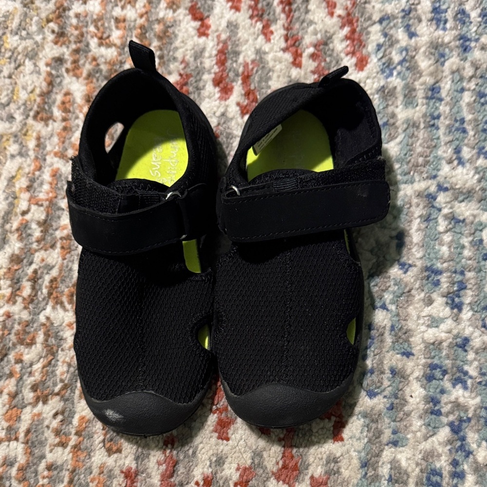 Jumping Beans water shoe - Size 10